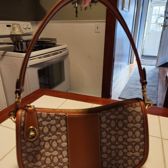 Like New-Coach Swinger 20 in Micro Signature Jacquard- Rare find!! - Picture 3 of 4